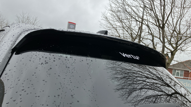 Toyota Yaris 1.5 Hybrid Design 5dr CVT Hybrid Hatchback